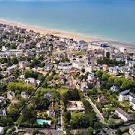 **studio Cabine Avec Terrasse, Jardin, A 500m De La Plage - Wifi Et Stationnement Inclus** - Fr-1-465-101 Lejlighed Cabourg