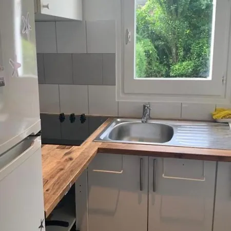 **studio Cabine Avec Terrasse, Jardin, A 500m De La Plage - Wifi Et Stationnement Inclus** - Fr-1-465-101